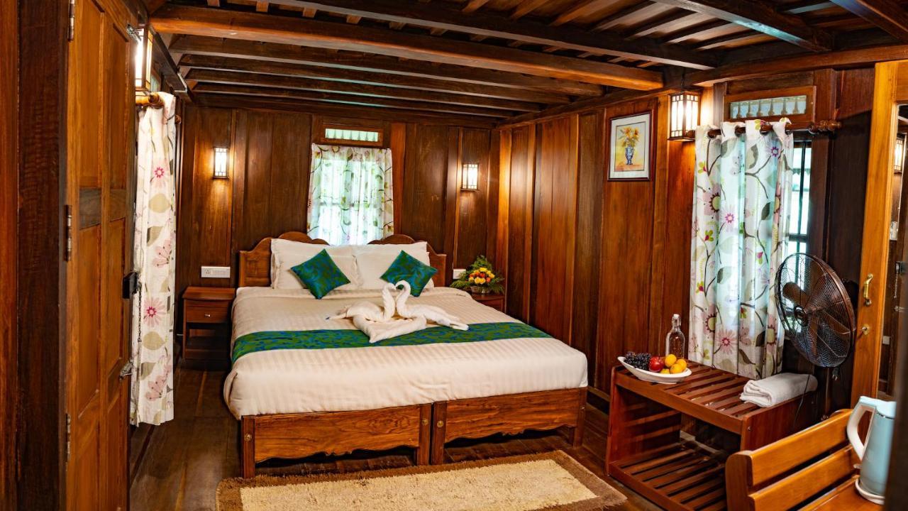 טקאדי Kalpavanam Heritage Resort מראה חיצוני תמונה
