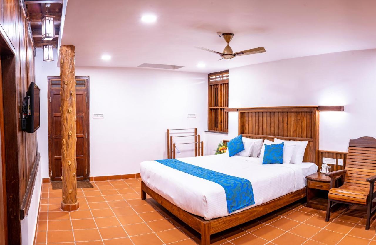טקאדי Kalpavanam Heritage Resort מראה חיצוני תמונה