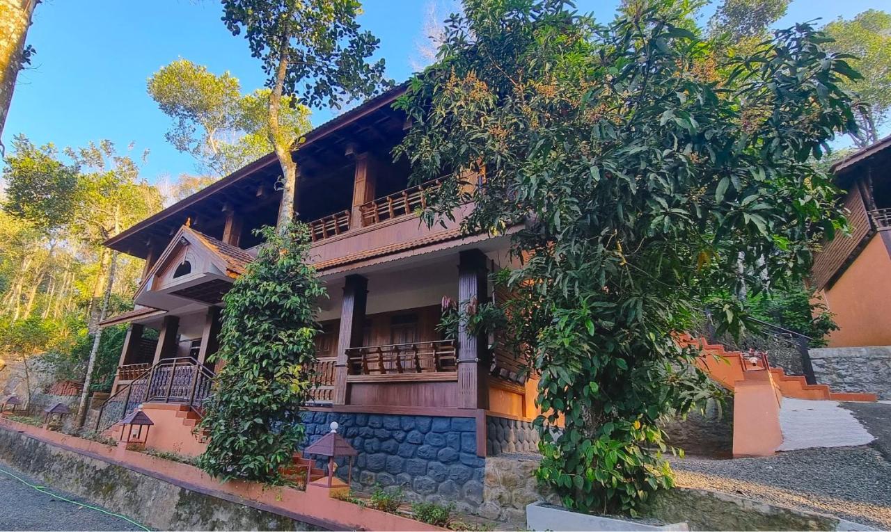 טקאדי Kalpavanam Heritage Resort מראה חיצוני תמונה
